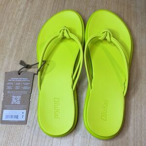 NWT-OLUKAI- Aka Sandals in citron lime green- women Size 7